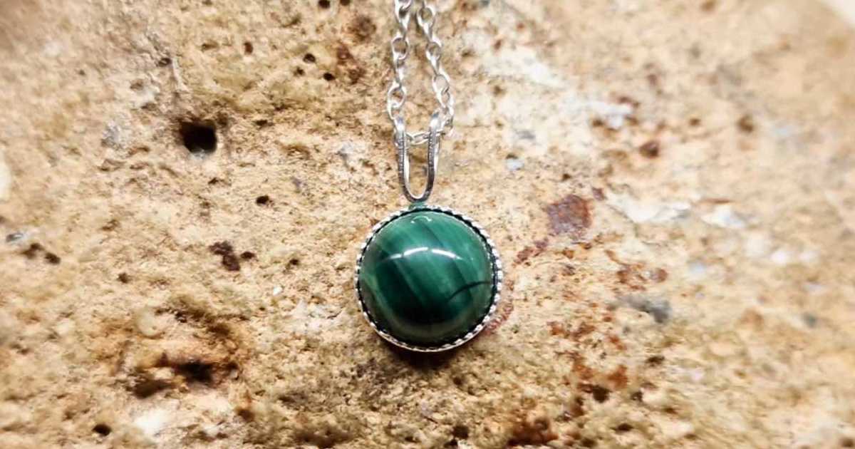 Green sales malachite necklace