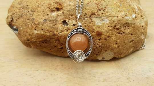 Small Sunstone pendant