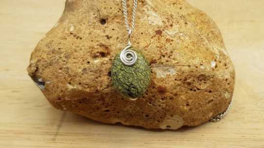 Green Serpentine pendant