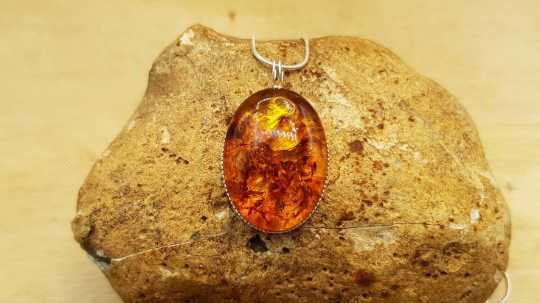 Large Amber pendant 25mm