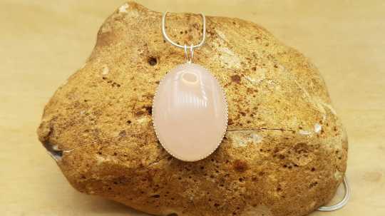 Rose Quartz necklace 25mm