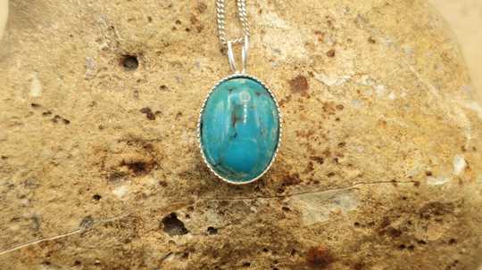 Small Turquoise pendant 14x10mm