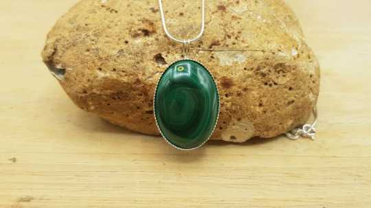 Malachite pendant 25x18mm