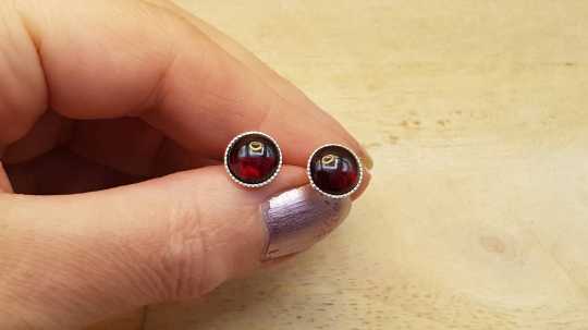 Garnet Stud earrings 8mm