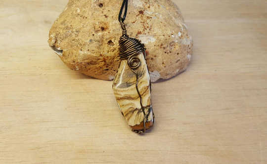 Mens Brown picture jasper pendant