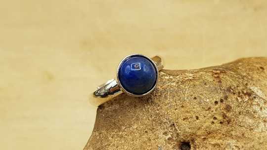 Small dumortierite ring