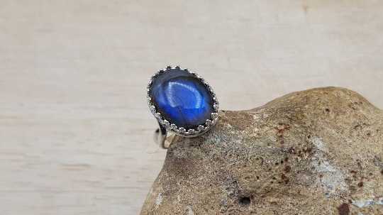 Labradorite ring