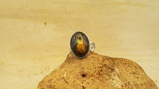 Labradorite ring.