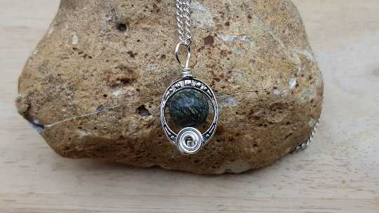 Green Serpentine pendant