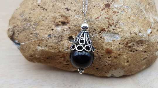 Black Jet pendant 12mm