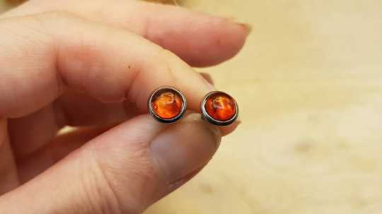 Hypoallergenic Amber stud earrings