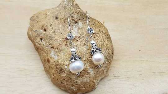 Fresh water pearl earrings