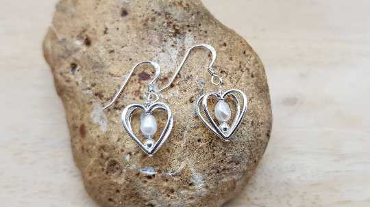 Pearl heart earrings