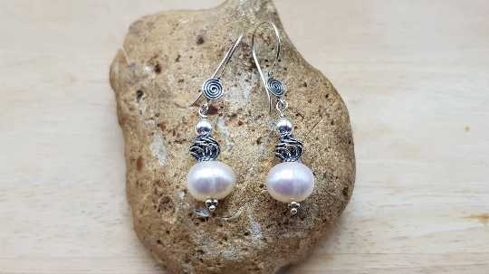 Fresh water pearl earrings