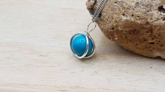 Turquoise circle pendant