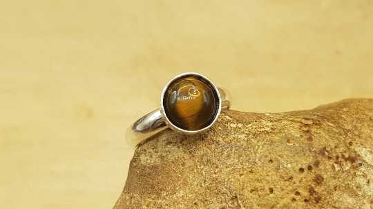 Minimalist round Tigers eye ring 8mm