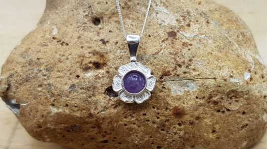 Tiny flower Amethyst Pendant