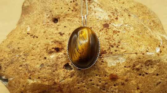 Tiger's eye pendant 18x13mm