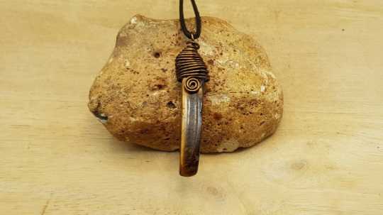 Mens Tigers eye slice pendant