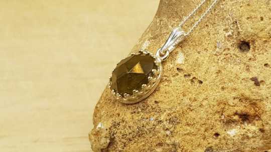 Tiny green Tourmaline pendant 