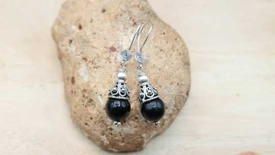 Arfvedsonite cone earrings