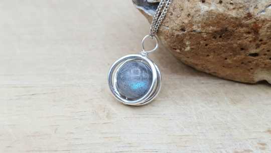 Minimalist Labradorite circle pendant