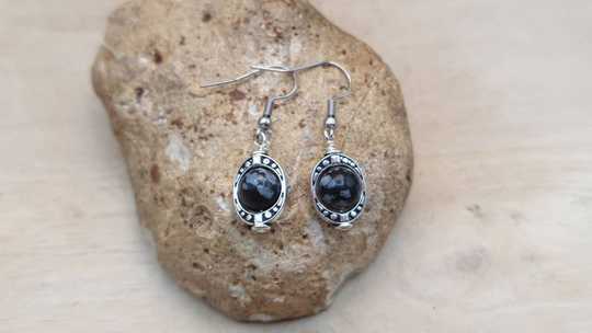 Oval frame Snowflake Obsidian earrings