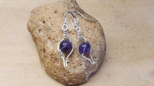 Wire leaf amethyst earrings