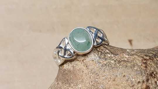 Celtic knot aventurine ring