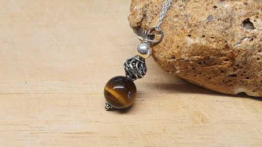 Twisted bead tigers eye pendant