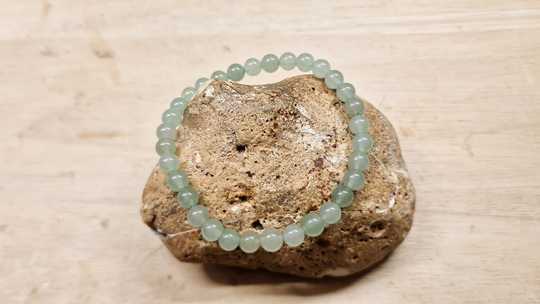 Green aventurine stretch bracelet