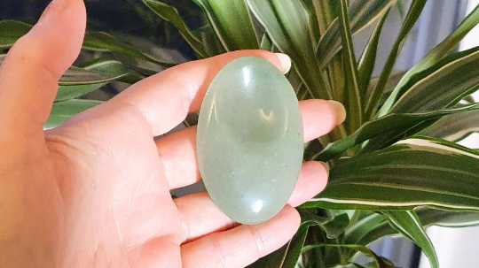 Green Aventurine Thumbstone