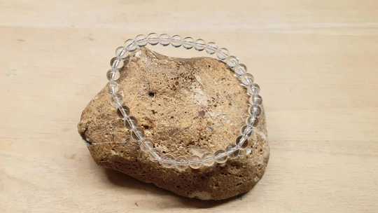 Quartz stretch bracelet