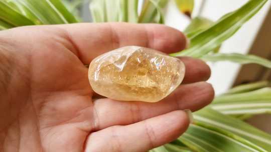 Citrine worry stone