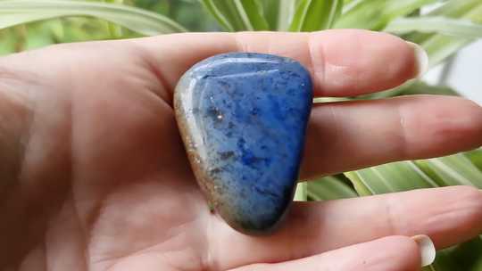 Dumortierite worry stone