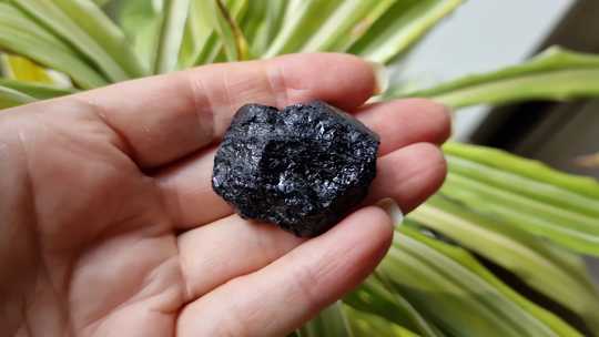 Medium raw black tourmaline