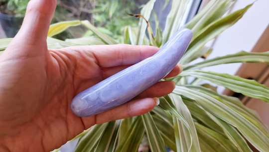 Blue lace agate wand