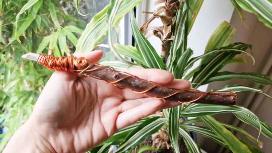 Quartz Hazel Wand
